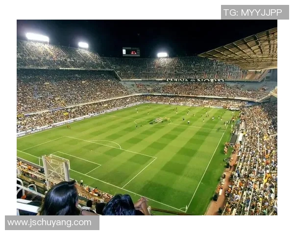 重返绿茵场的传奇老将六十岁足球明星的青春再起航