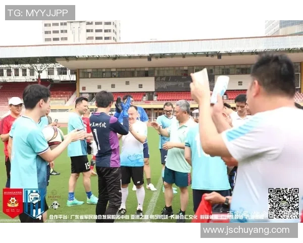 陈赫与足球明星的友谊之路揭秘：从绿茵场到荧幕的精彩互动与合作